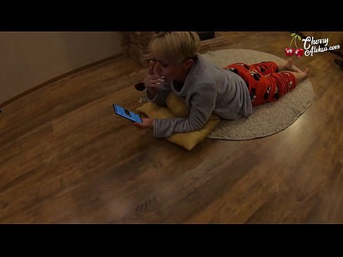 ❤️ Loira louca chupando uma pica enorme chupando e saltando sobre ela - Sexo Anal ❤ Porno de qualidade em nós ﹏