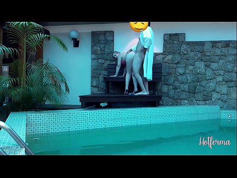 ❤️ Chefe convida empregada para a piscina, mas não conseguiu resistir a um ❤ Porno de qualidade em nós ﹏